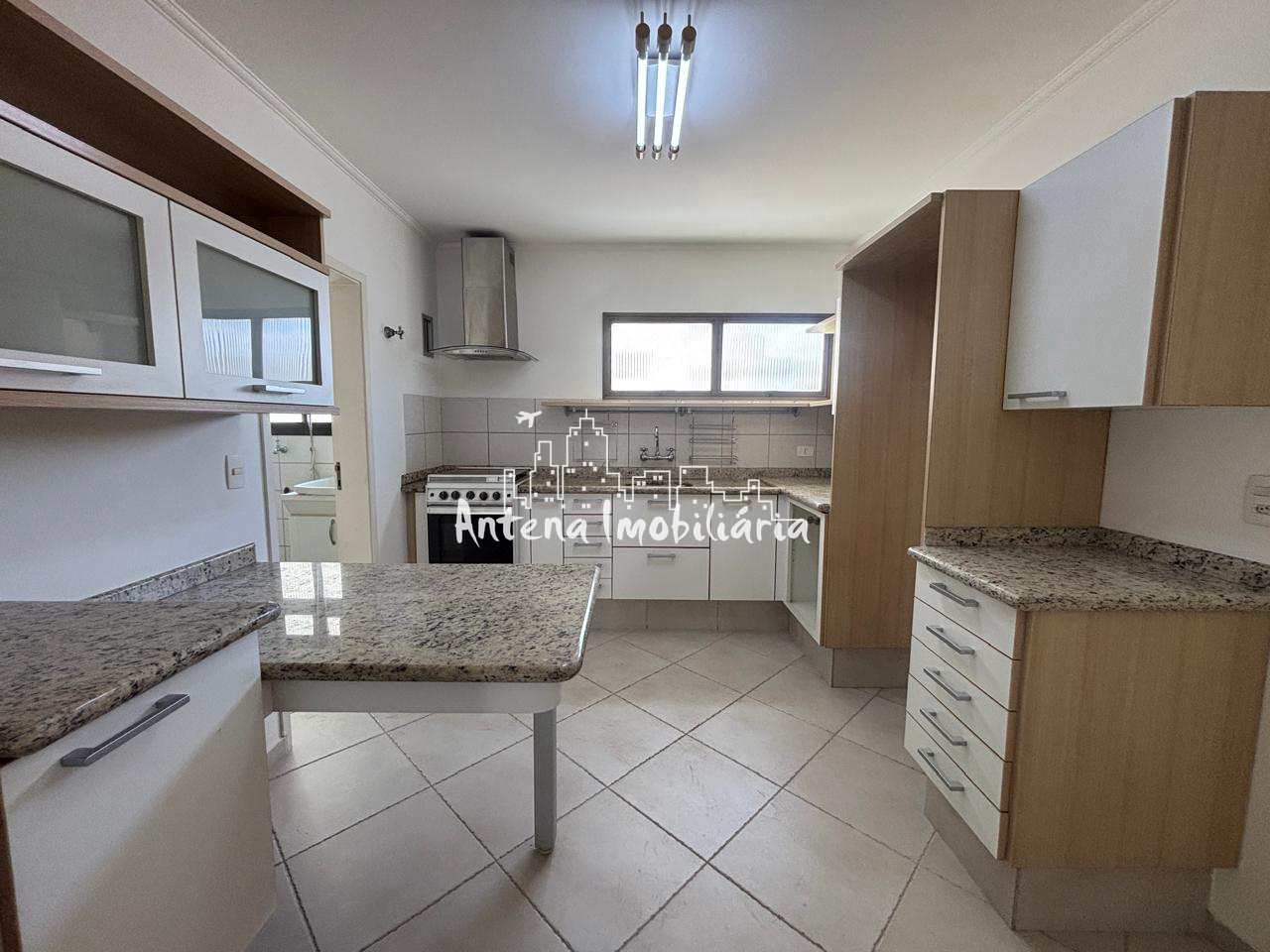 Apartamento para alugar com 3 quartos, 115m² - Foto 14