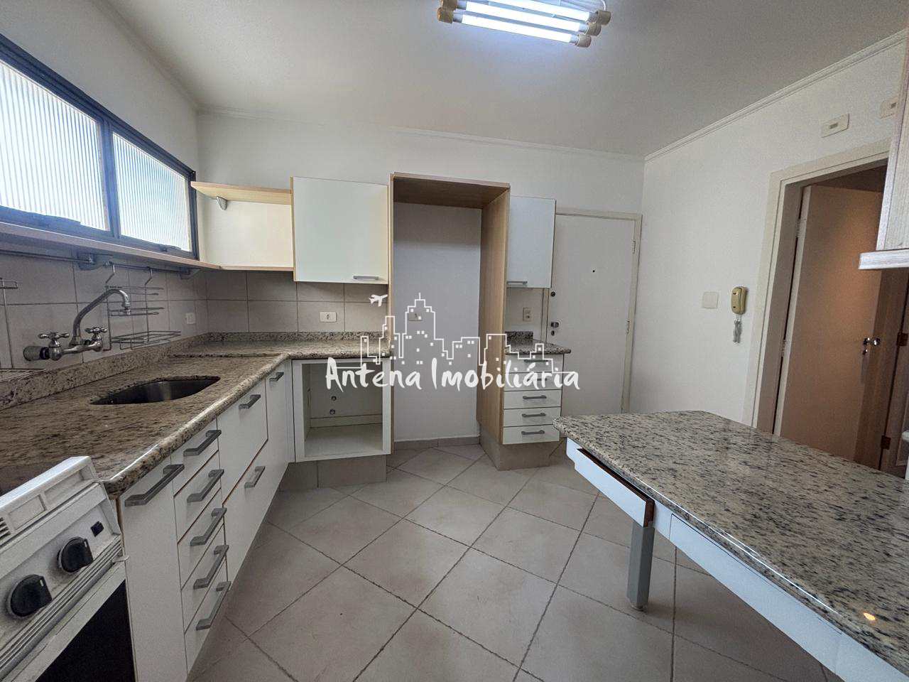 Apartamento para alugar com 3 quartos, 115m² - Foto 11