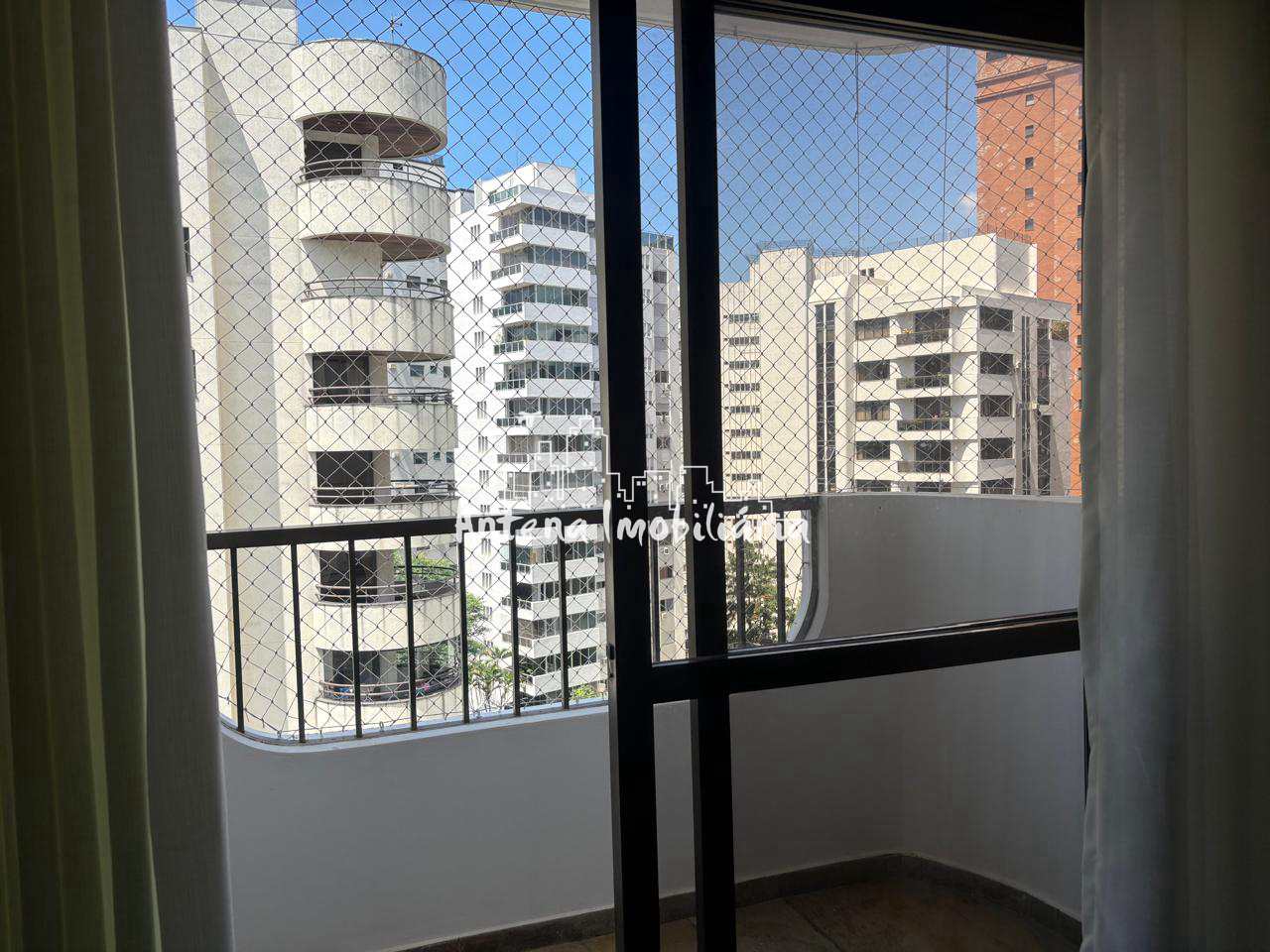 Apartamento para alugar com 3 quartos, 115m² - Foto 18