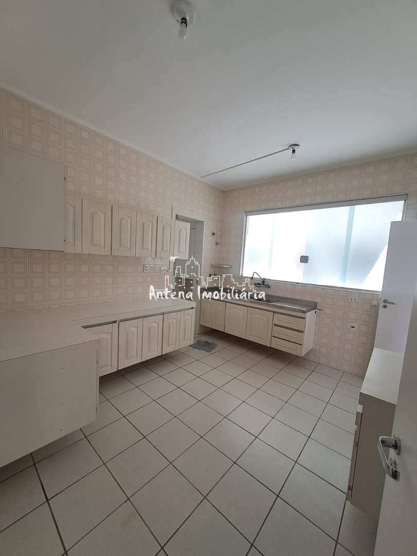 Apartamento para alugar com 3 quartos, 197m² - Foto 11