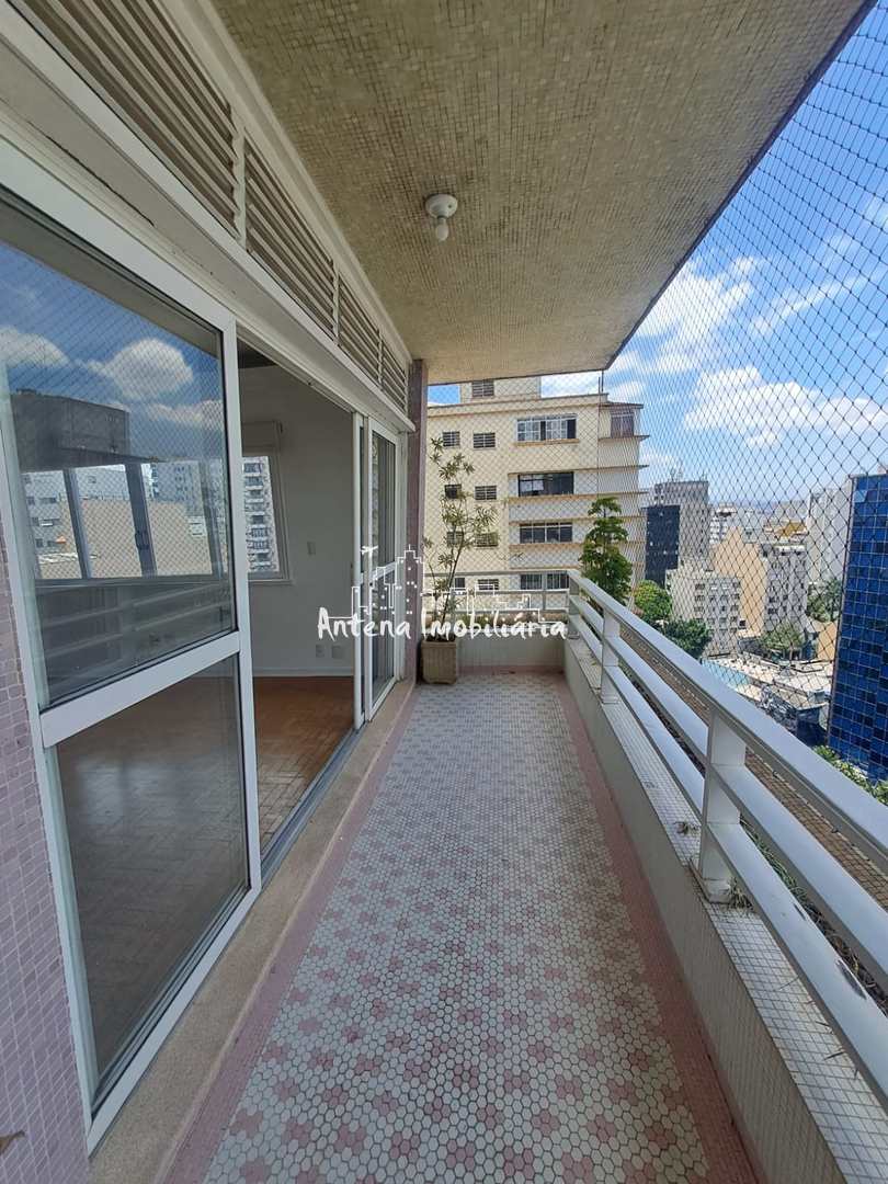 Apartamento para alugar com 3 quartos, 197m² - Foto 3