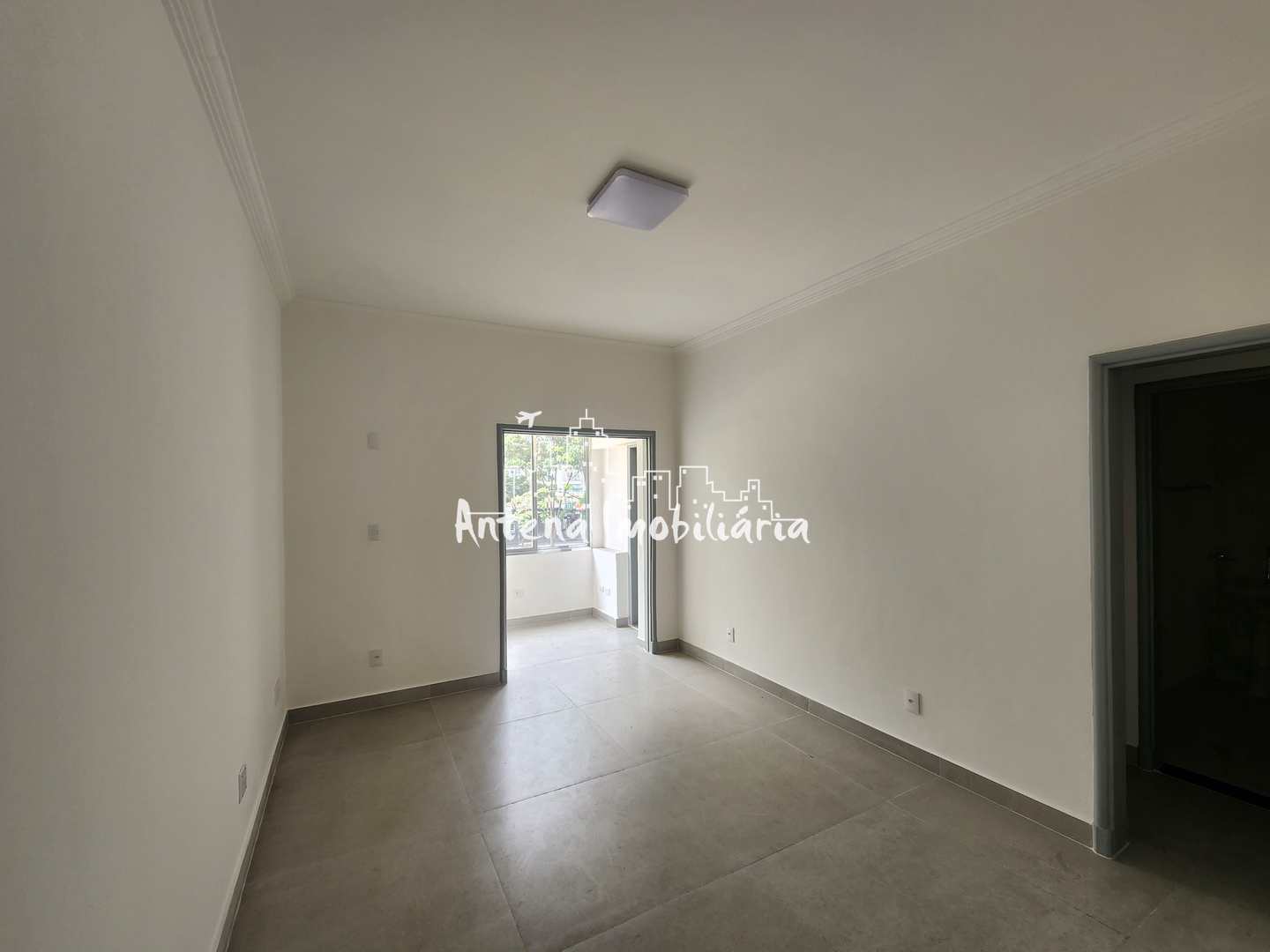 Apartamento à venda com 1 quarto, 55m² - Foto 1