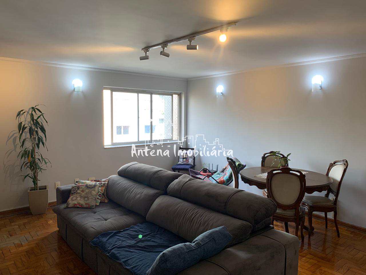 Apartamento para alugar com 3 quartos, 96m² - Foto 2