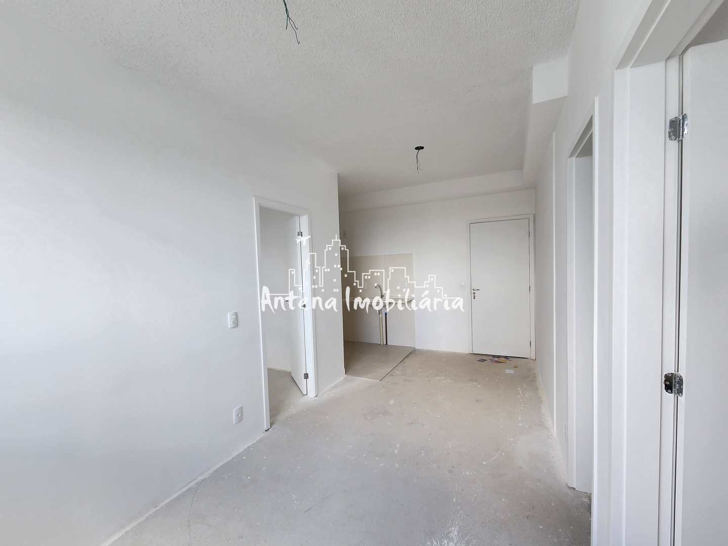 Apartamento à venda com 2 quartos, 42m² - Foto 2
