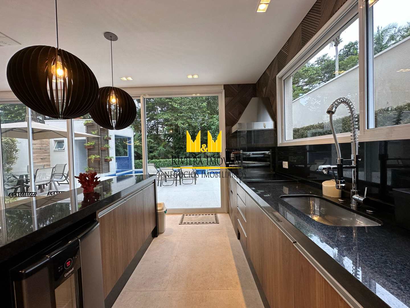 Casa à venda com 6 quartos, 350m² - Foto 17