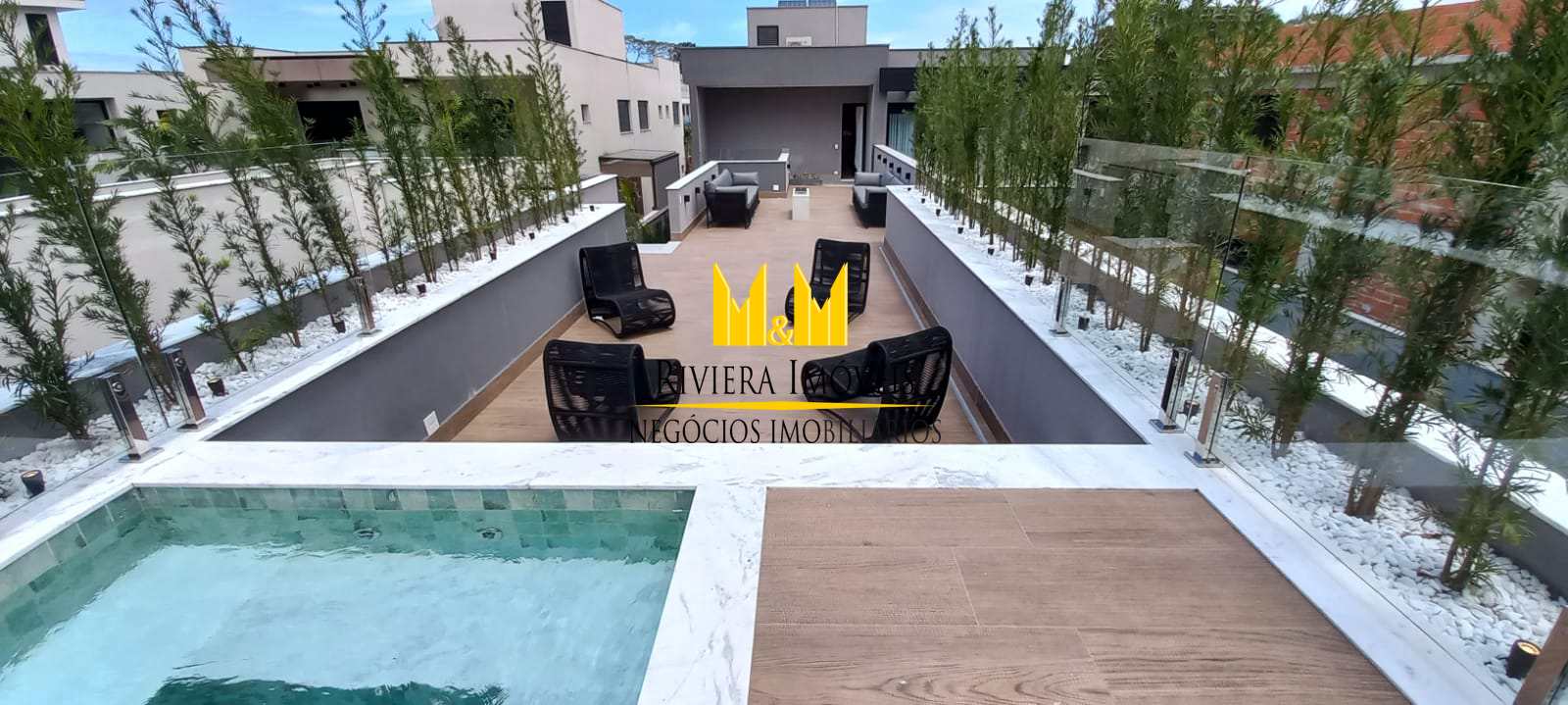 Casa à venda com 7 quartos, 592m² - Foto 1