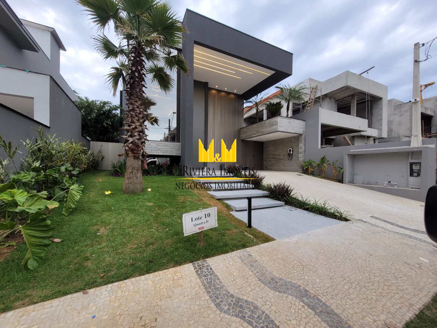 Casa à venda com 5 quartos, 348m² - Foto 1