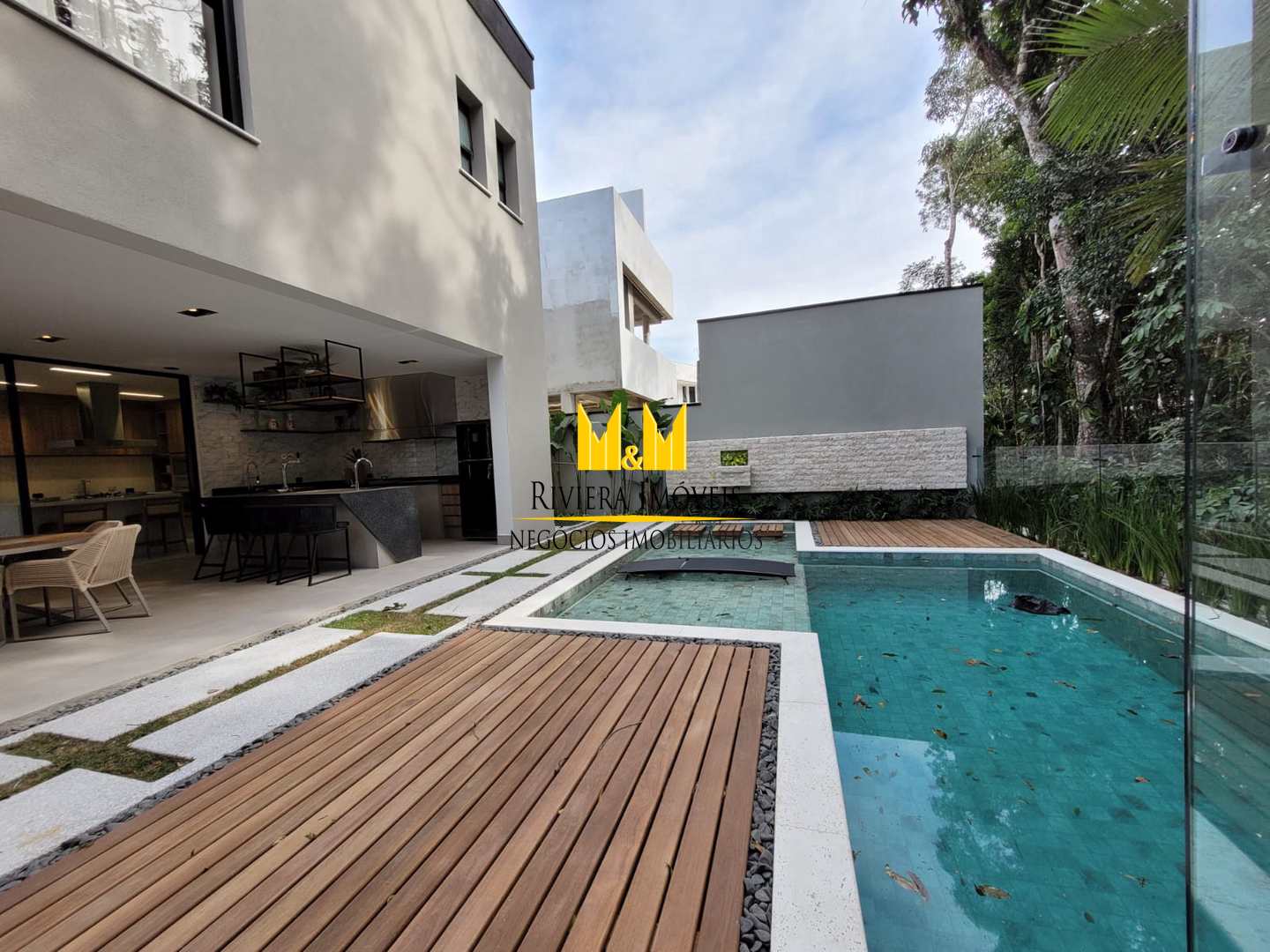 Casa à venda com 5 quartos, 389m² - Foto 2