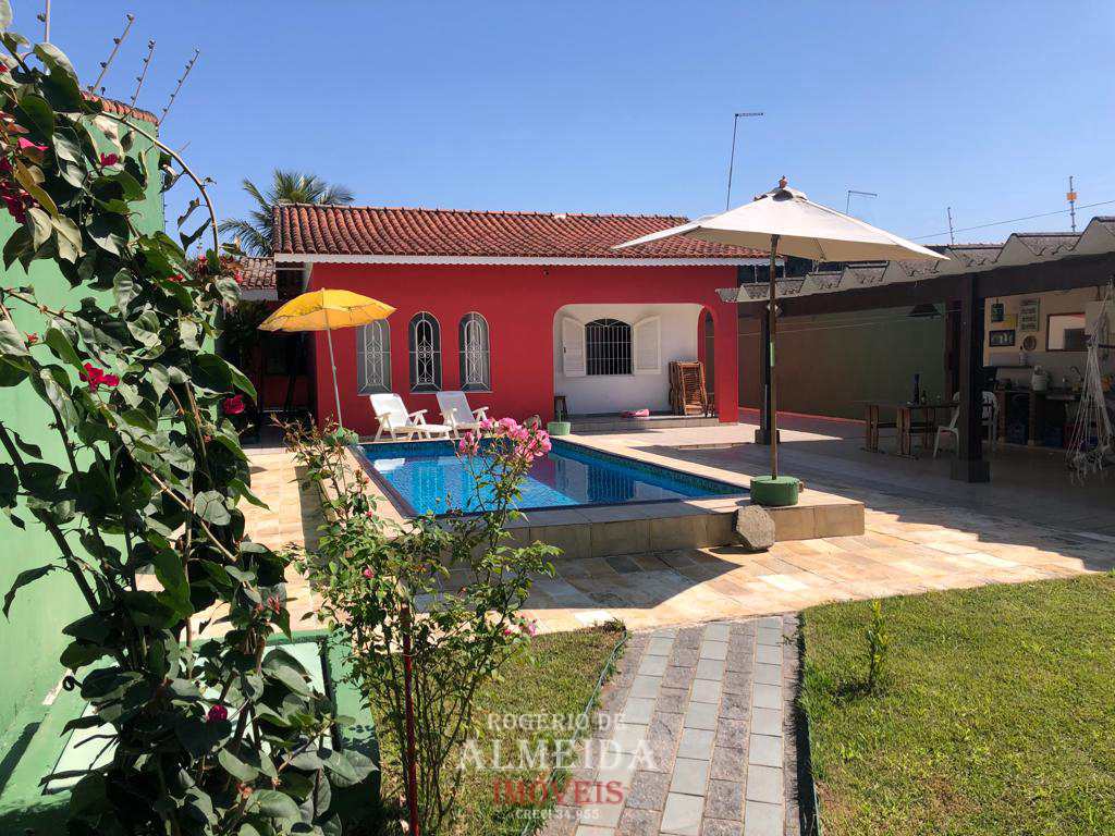 Casa com piscina a venda em Itanhaém