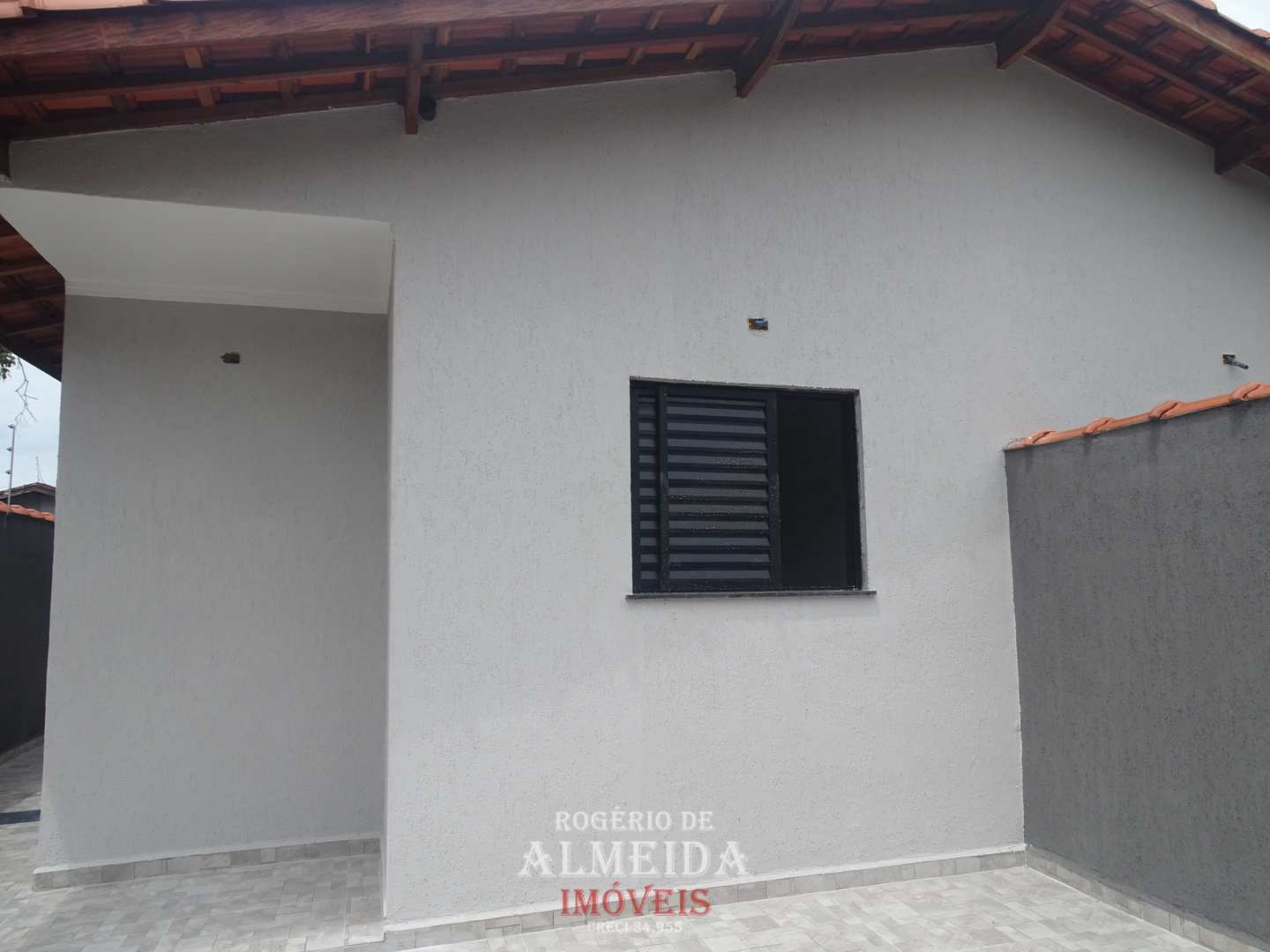 Casa a venda com piscina na praia.