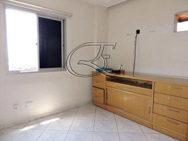 Apartamento à venda com 2 quartos, 68m² - Foto 7