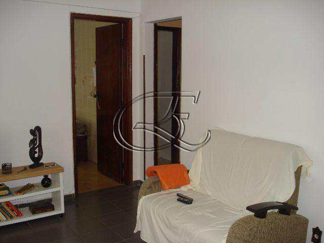 Apartamento à venda com 2 quartos, 80m² - Foto 2