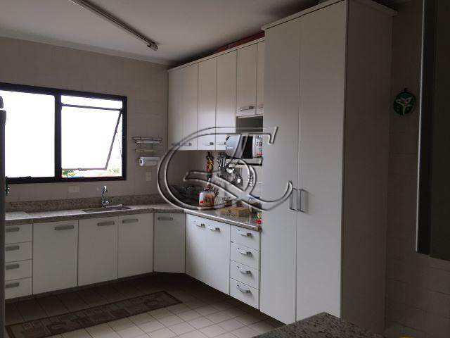 Apartamento à venda com 2 quartos, 100m² - Foto 13