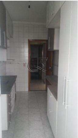 Apartamento à venda com 2 quartos, 70m² - Foto 9