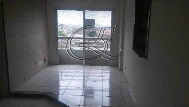 Apartamento à venda com 2 quartos, 70m² - Foto 2