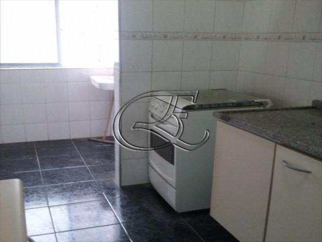 Apartamento à venda com 2 quartos, 70m² - Foto 18