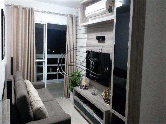 Apartamento à venda com 2 quartos, 70m² - Foto 1