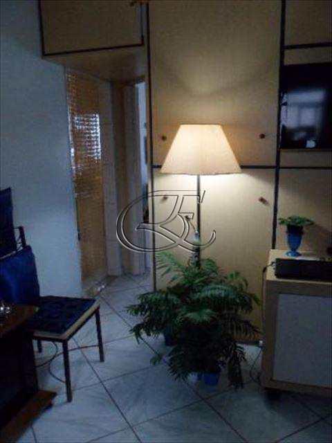 Apartamento à venda com 1 quarto, 50m² - Foto 2