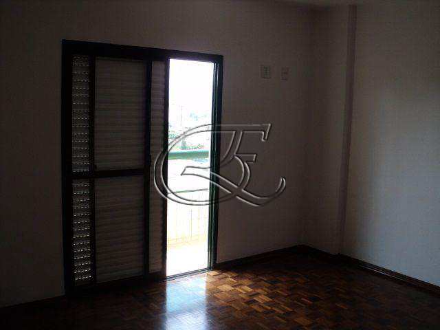 Apartamento à venda com 3 quartos, 117m² - Foto 4