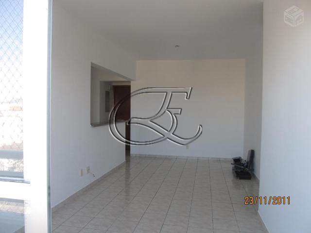 Apartamento à venda com 2 quartos, 63m² - Foto 2