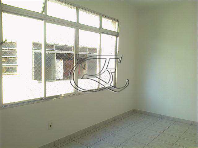 Apartamento à venda com 2 quartos, 80m² - Foto 2