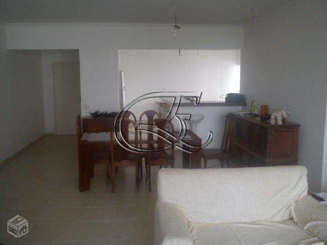 Apartamento à venda com 3 quartos, 153m² - Foto 2