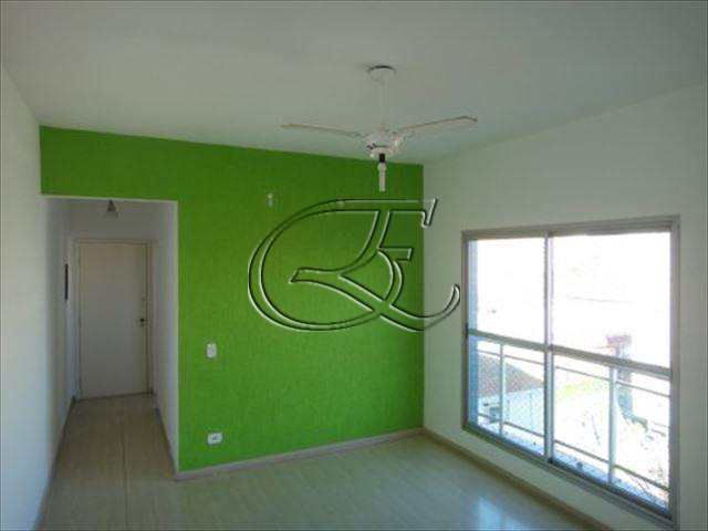 Apartamento à venda com 2 quartos, 75m² - Foto 2