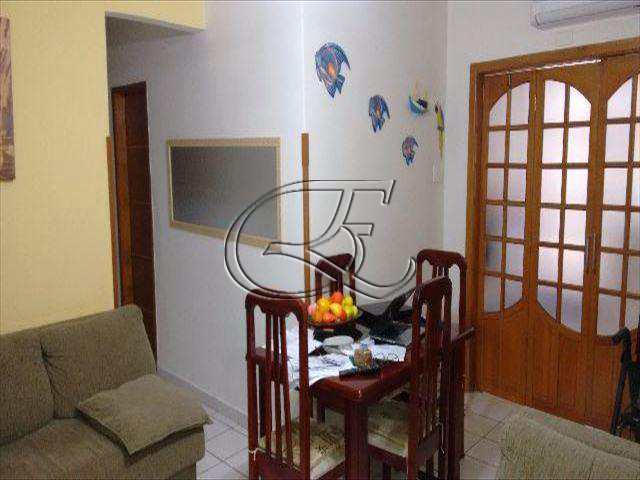 Apartamento à venda com 2 quartos, 70m² - Foto 2