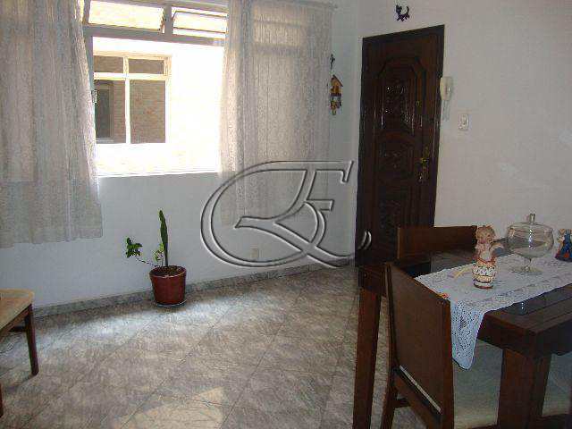 Apartamento à venda com 2 quartos, 70m² - Foto 1