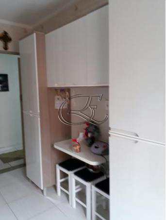 Apartamento à venda com 2 quartos, 76m² - Foto 17