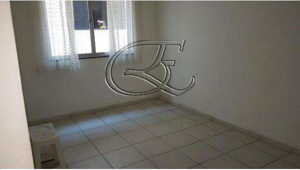 Apartamento à venda com 2 quartos, 65m² - Foto 2