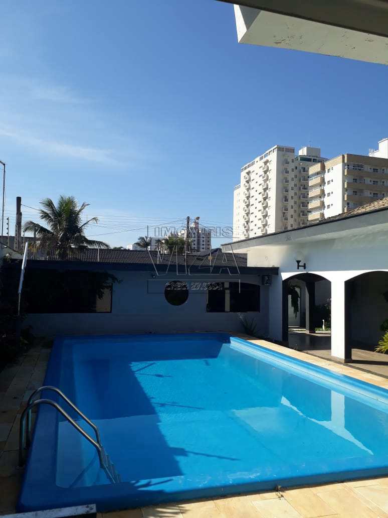 Casa à venda com 4 quartos, 768m² - Foto 1