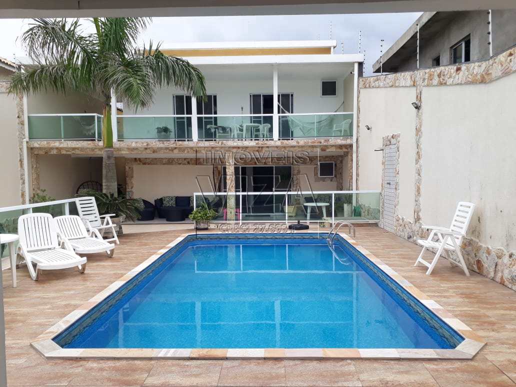 Sobrado à venda com 4 quartos, 384m² - Foto 1