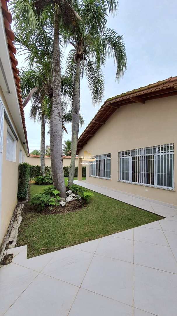 Casa à venda com 4 quartos, 430m² - Foto 1