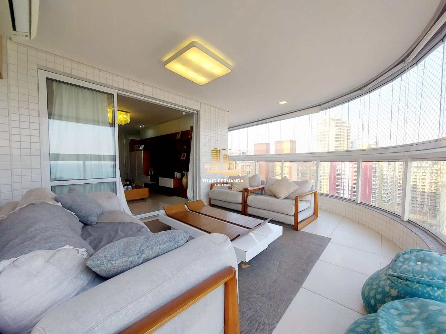 Apartamento à venda com 4 quartos, 213m² - Foto 1