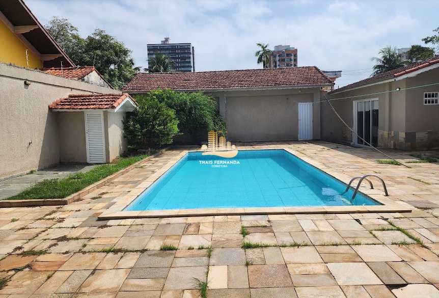 Casa com Piscina no Bairro Canto Forte 3 Dorms 3 vagas Carro