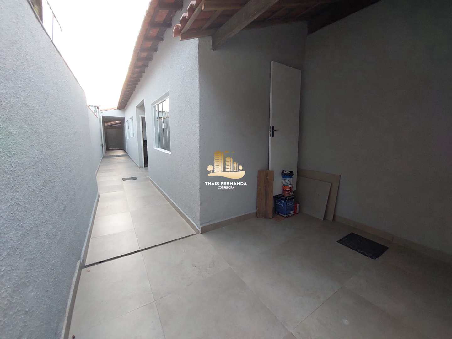 Casa à venda com 2 quartos, 125m² - Foto 2