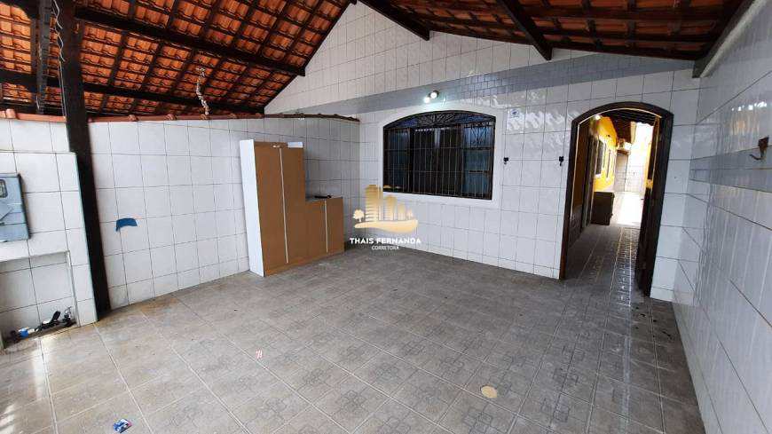 Casa à venda com 2 quartos, 150m² - Foto 1