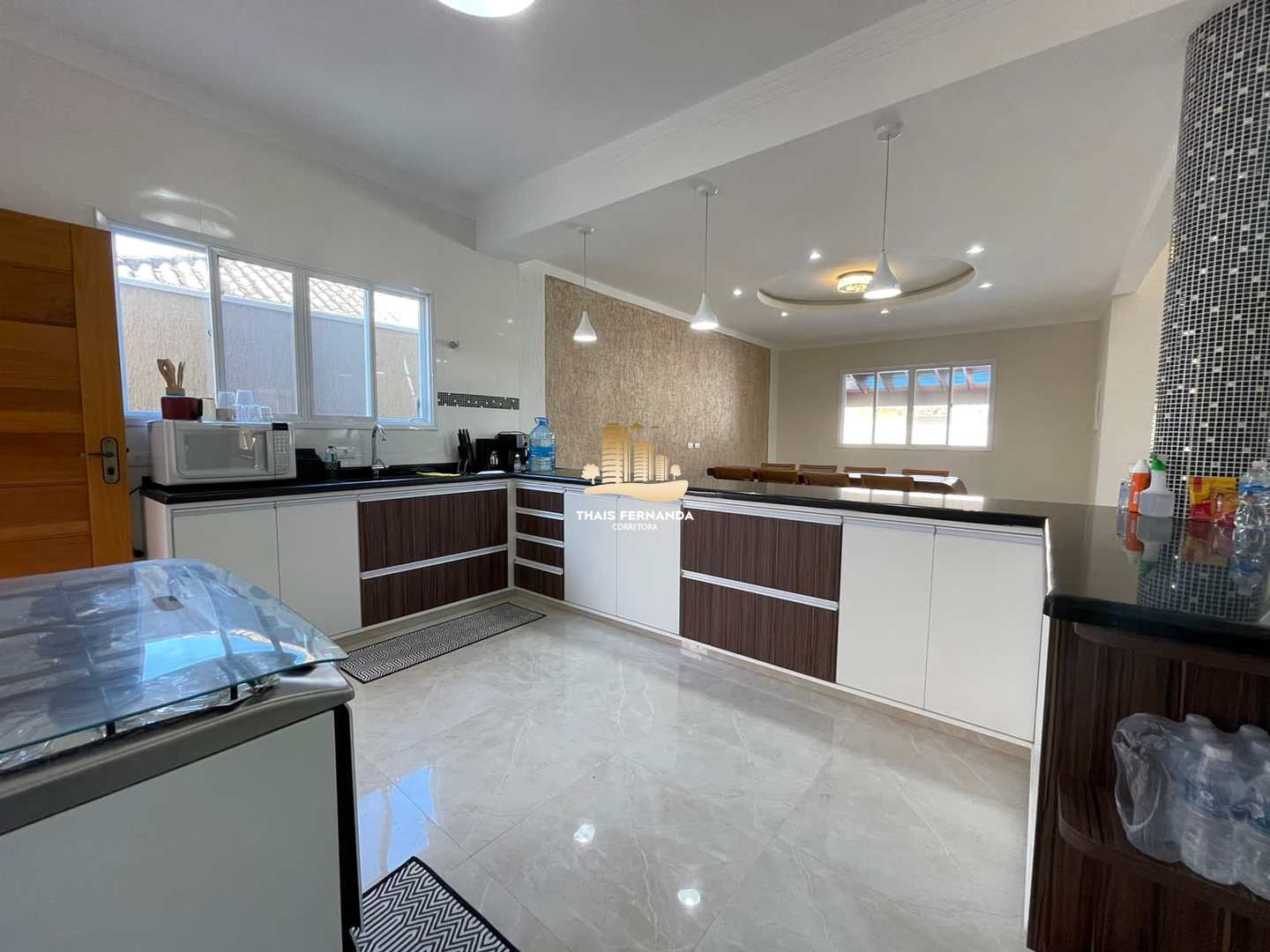 Casa à venda com 5 quartos, 261m² - Foto 1