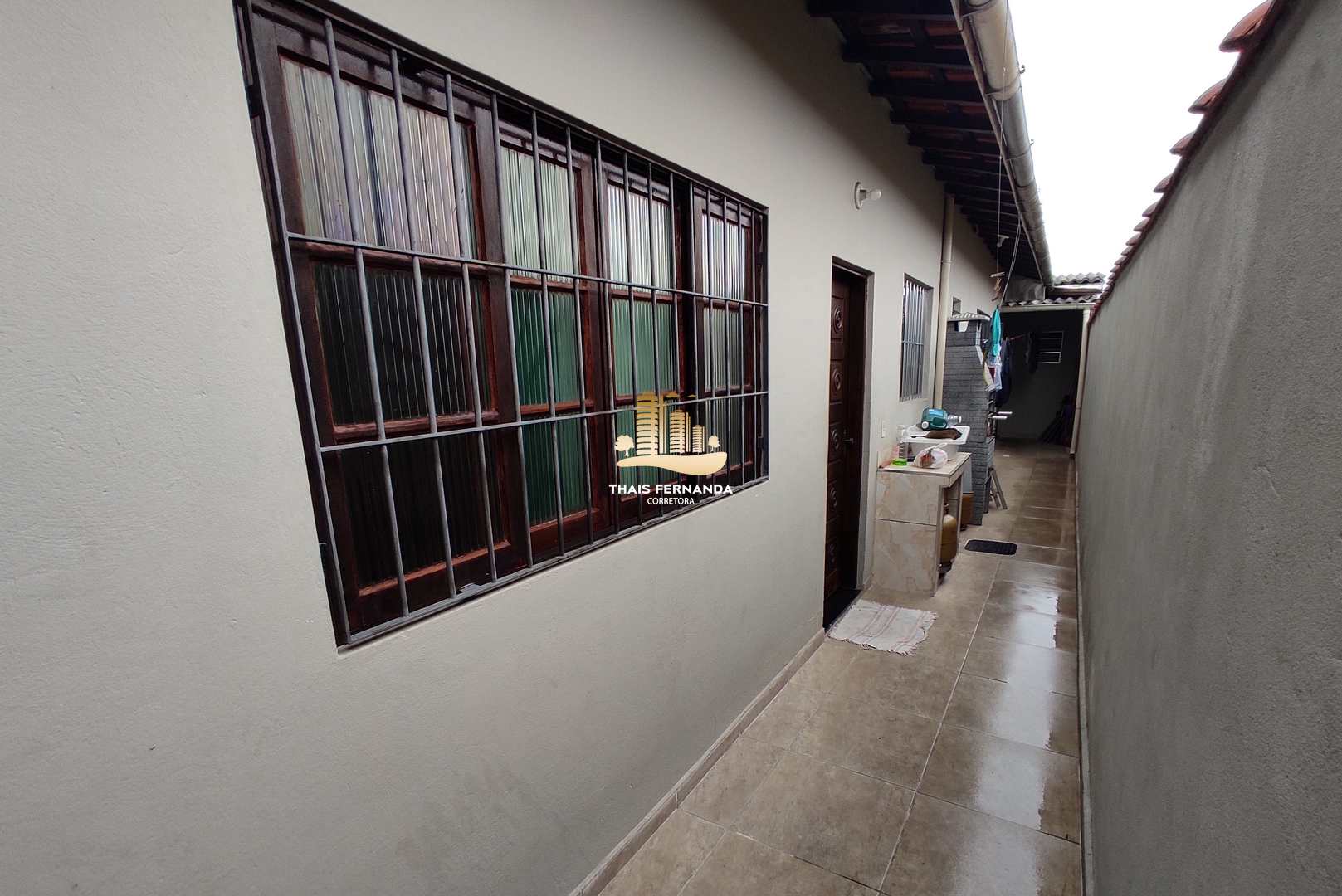 Casa à venda com 3 quartos, 109m² - Foto 1