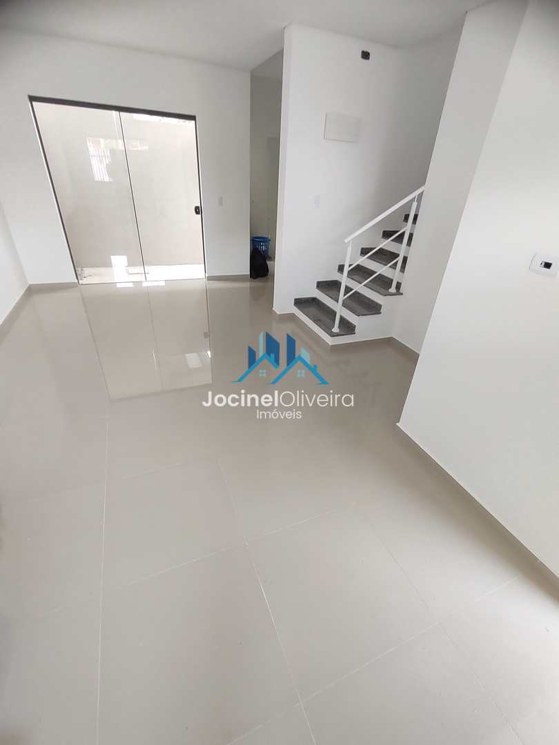 Sobrado à venda com 3 quartos, 110m² - Foto 2