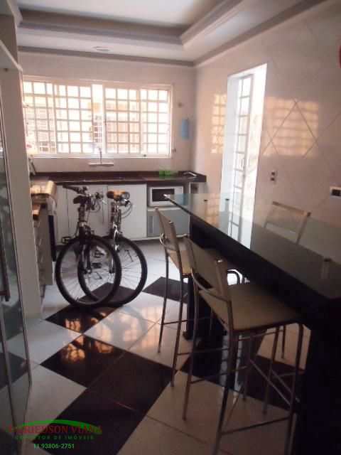 Sobrado à venda com 4 quartos, 264m² - Foto 3