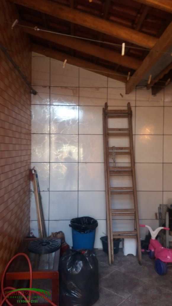 Sobrado à venda com 2 quartos, 100m² - Foto 2