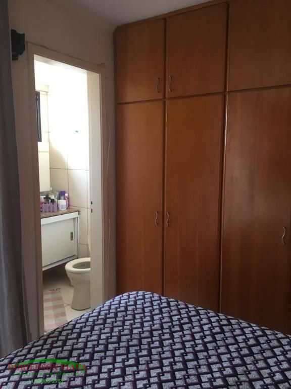 Apartamento à venda com 3 quartos, 83m² - Foto 3