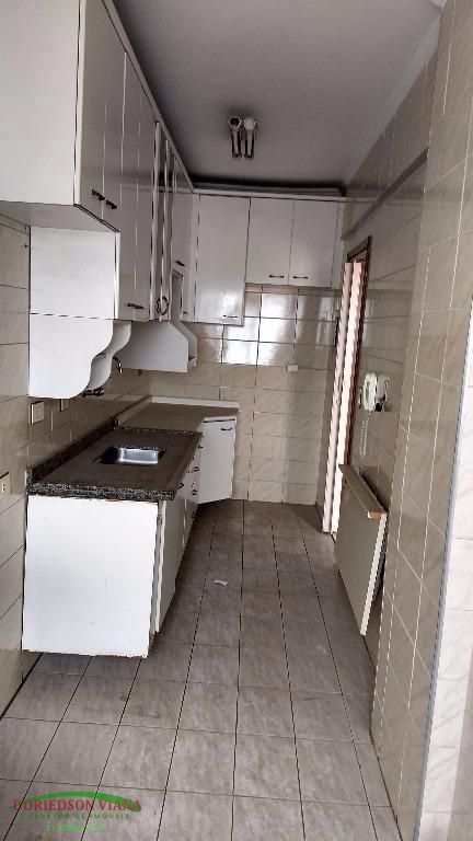 Apartamento à venda com 2 quartos, 64m² - Foto 3