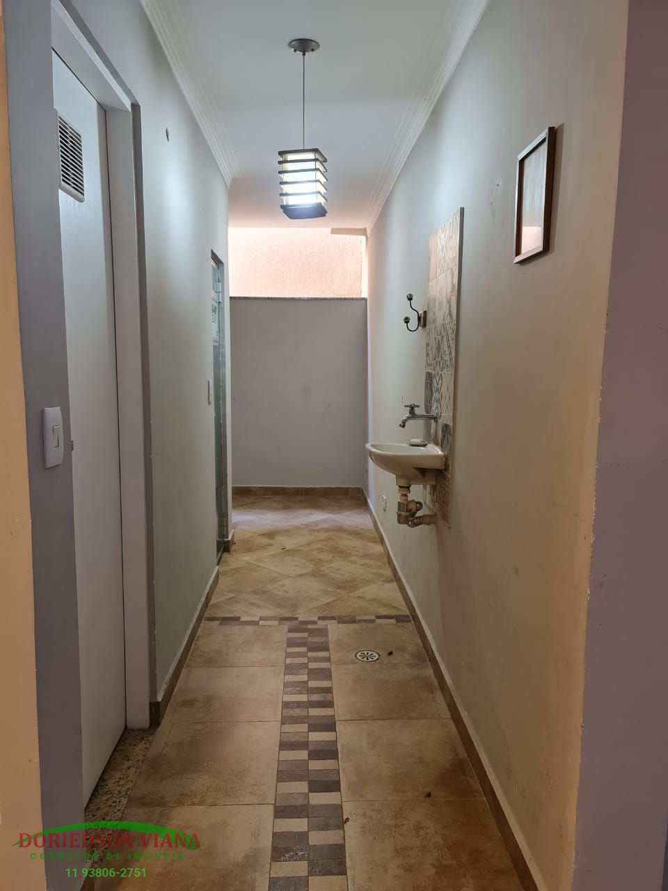 Sobrado à venda com 3 quartos, 236m² - Foto 1