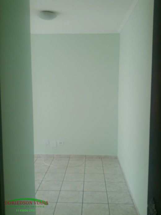 Apartamento à venda com 2 quartos, 70m² - Foto 3