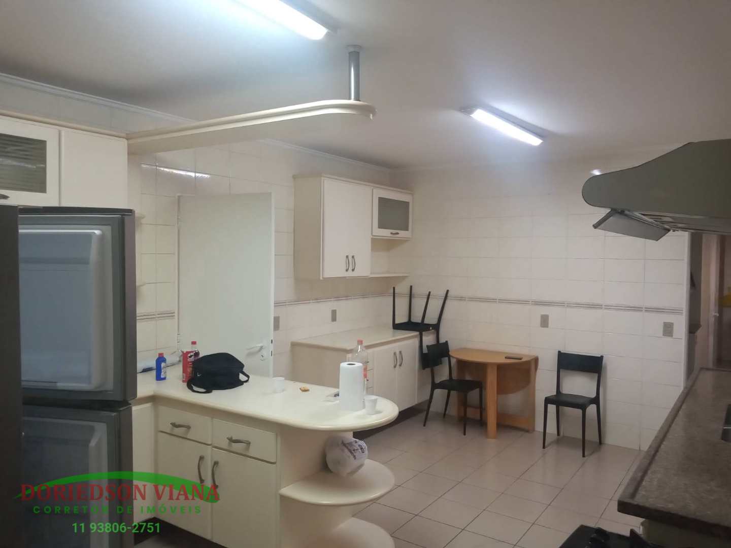 Apartamento à venda com 3 quartos, 200m² - Foto 1