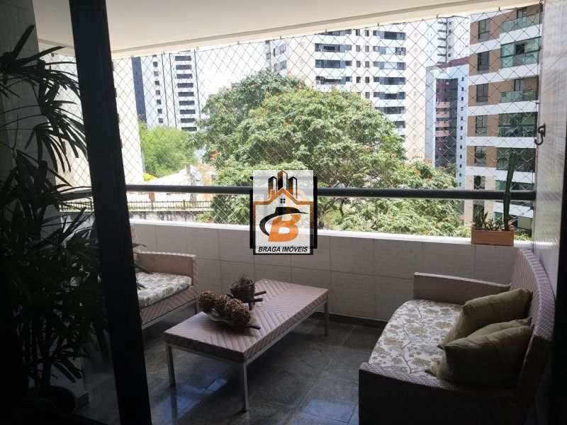 Apartamento à venda com 4 quartos, 153m² - Foto 2