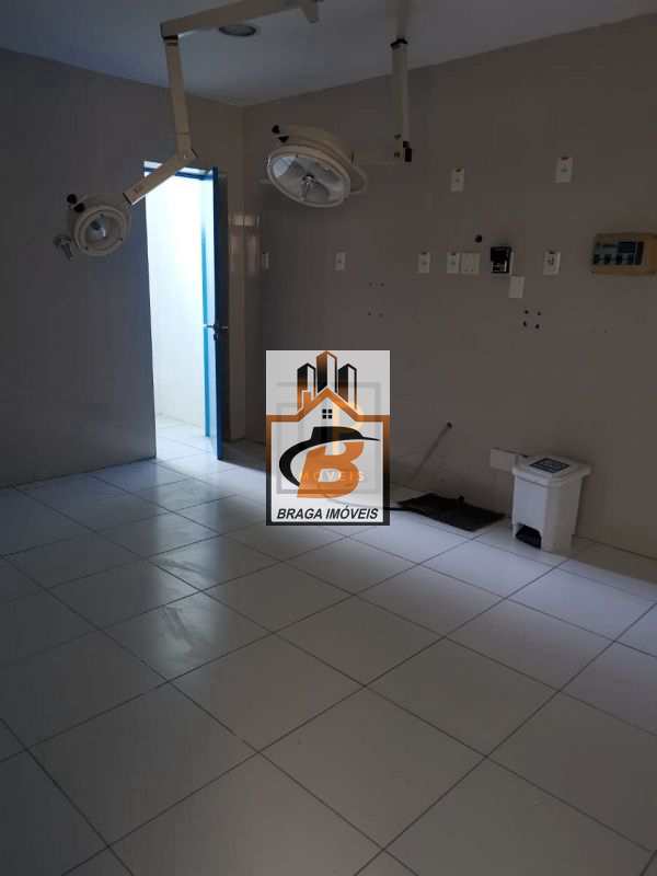 Casa para alugar com 7 quartos, 450m² - Foto 9